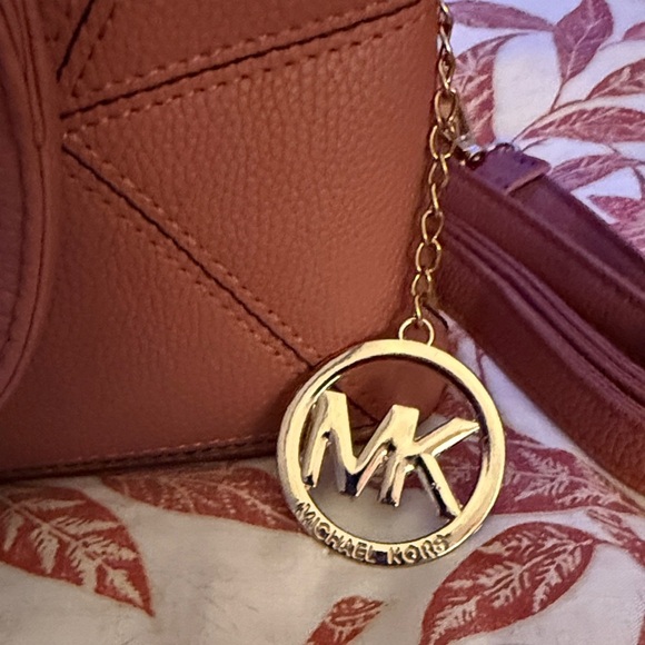 Adorable handbag/ shoulder Handbag - Picture 2 of 7